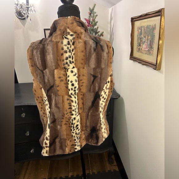 Leopard print faux fur vest - Picture 3 of 13